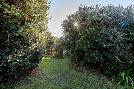 Photo of property in 16 Huia Street, Waikanae, 5036