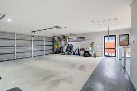 Photo of property in 71 Ruapehu Drive, Fitzherbert, Palmerston North, 4410