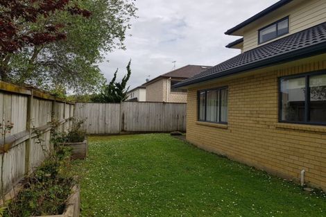 Photo of property in 11 Bridgefield Crescent, Flat Bush, Auckland, 2016