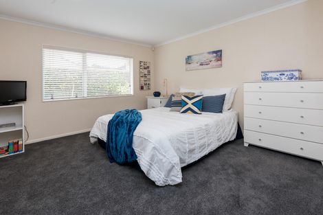 Photo of property in 10 Briar Vale Place, Flat Bush, Auckland, 2016