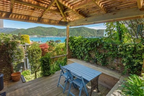 Photo of property in 10 Amelia Crescent, Waikawa, Picton, 7220