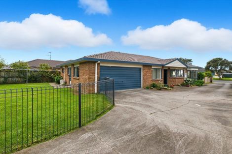 Photo of property in 680 Gloucester Road, Papamoa Beach, Papamoa, 3118