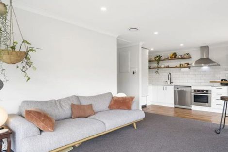 Photo of property in 14 Ara Patukawenga, Tawa, Wellington, 5028