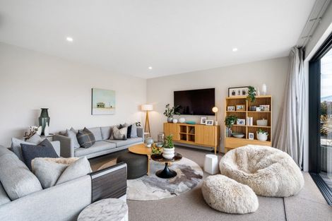 Photo of property in 5 Mcdonald Street, Wanaka, 9305