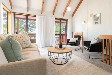 Photo of property in 18 Roys Road, Plimmerton, Porirua, 5026