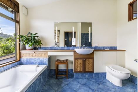 Photo of property in 318 Forest Road, Waiatarua, Auckland, 0612