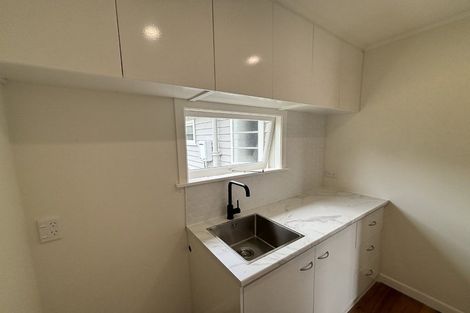 Photo of property in 20 Karaka Street, Merrilands, New Plymouth, 4312