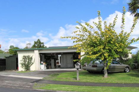 Photo of property in 9 Tyrian Close, Half Moon Bay, Auckland, 2012