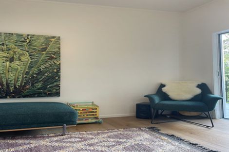 Photo of property in 60 Kauri Point Road, Laingholm, Auckland, 0604