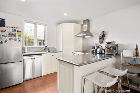 Photo of property in Victoria Villas, 43/35 Pirie Street, Mount Victoria, Wellington, 6011