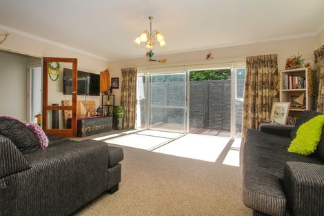 Photo of property in 1/19 Mcdowell Crescent, Hillcrest, Auckland, 0627