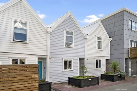 Photo of property in Victoria Villas, 42/35 Pirie Street, Mount Victoria, Wellington, 6011