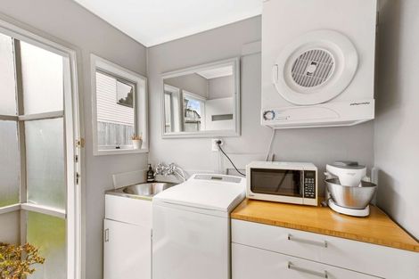 Photo of property in 1/7 Neptune Avenue, Beach Haven, Auckland, 0626