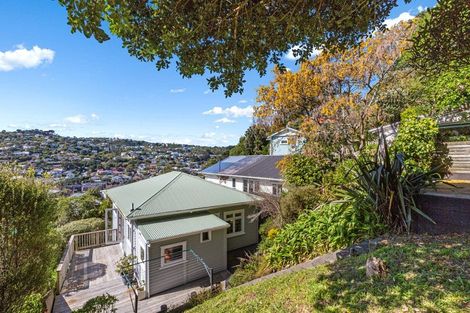 Photo of property in 26 Freeling Street, Island Bay, Wellington, 6023