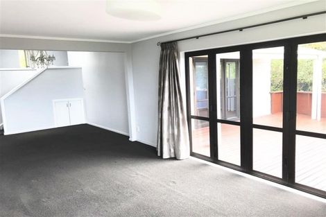 Photo of property in 953 East Coast Road, Torbay, Auckland, 0630