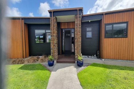 Photo of property in 152 Gladstone Road, Levin, 5571