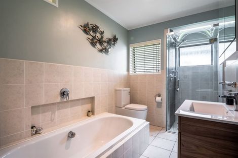 Photo of property in 99 John Downs Drive, Browns Bay, Auckland, 0630