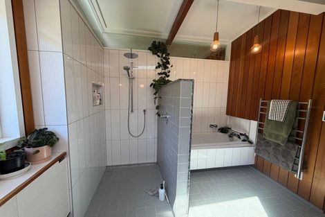 Photo of property in 274 Scenic Drive, Titirangi, Auckland, 0604