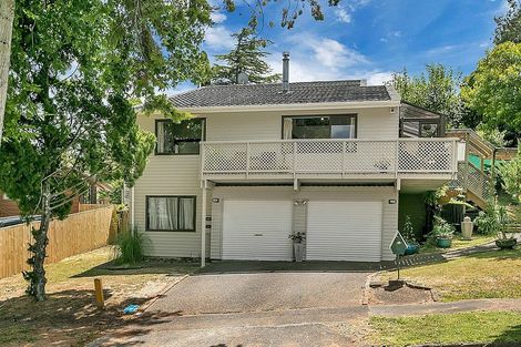 Photo of property in 17 Holyoake Place, Chatswood, Auckland, 0626