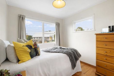 Photo of property in 10 Japonica Drive, Beach Haven, Auckland, 0626