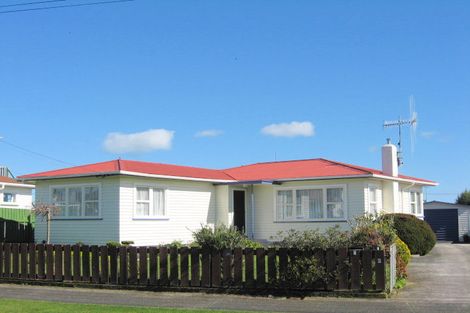 Photo of property in 9 Freyberg Street, Levin, 5510