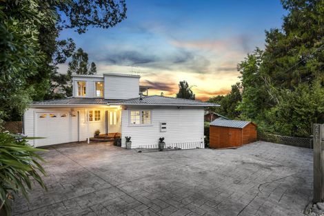 Photo of property in 221 Godley Road, Titirangi, Auckland, 0604