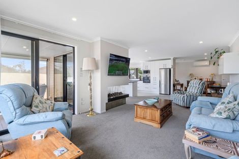 Photo of property in 2 Vesey Drive, Katikati, 3129