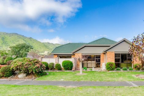Photo of property in 31 Awanui Drive, Waikanae, 5036