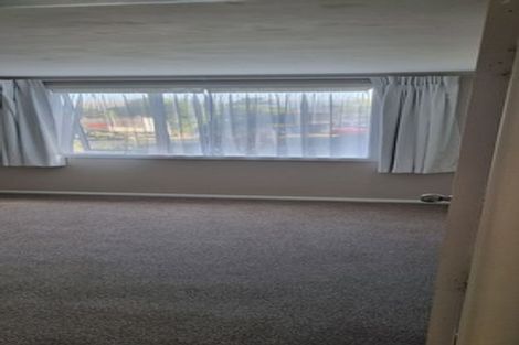 Photo of property in 1/15 Bloomsbury Grove, Newlands, Wellington, 6037