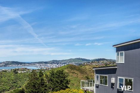 Photo of property in 8 Cessna Way, Newlands, Wellington, 6037