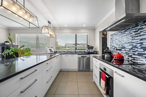 Photo of property in 15 Mike Smith Drive, Cambridge, 3434