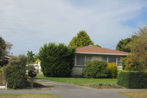 Photo of property in 12 Wychwood Crescent, Bishopdale, Christchurch, 8053