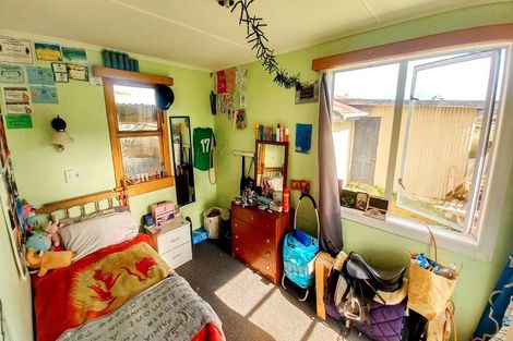 Photo of property in 21 Main Road, Tuatapere, 9620