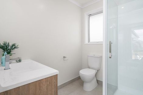 Photo of property in 30 Te Piriti Road, One Tree Point, 0118