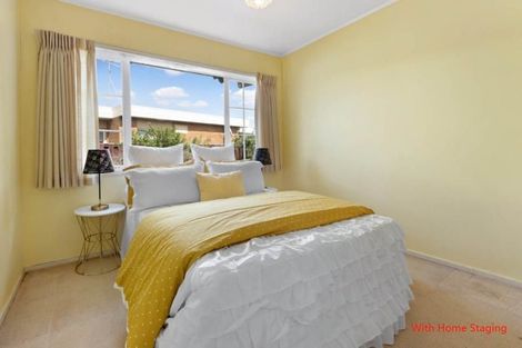 Photo of property in 1 Holly Way, Sunnyhills, Auckland, 2010