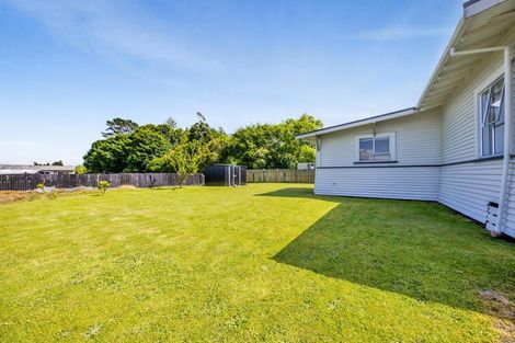 Photo of property in 9 Preston Street, Eltham, 4322