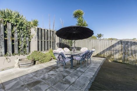 Photo of property in 63 Simpson Road, Ranui, Auckland, 0612