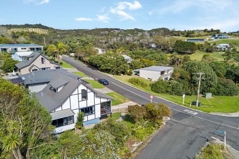 Photo of property in 2 Seaview Road, Cable Bay, 0420
