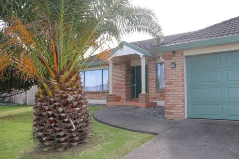 Photo of property in 8 Attymon Lane, East Tamaki, Auckland, 2016