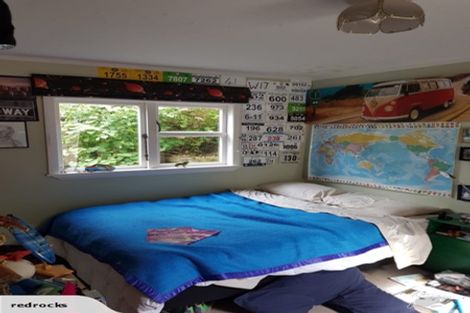 Photo of property in 42 Fortification Road, Karaka Bays, Wellington, 6022