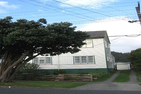 Photo of property in 92 Molesworth Street, Taita, Lower Hutt, 5011