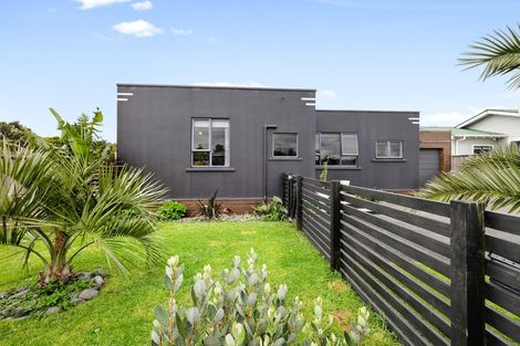 Photo of property in 51 Upjohn Street, Brooklands, New Plymouth, 4310