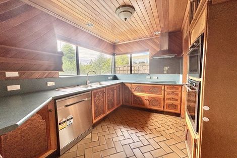 Photo of property in 1 Hobbit Lane, Pinehaven, Upper Hutt, 5371