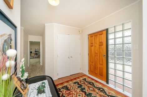 Photo of property in 27 Strachan Way, Highbury, Palmerston North, 4412