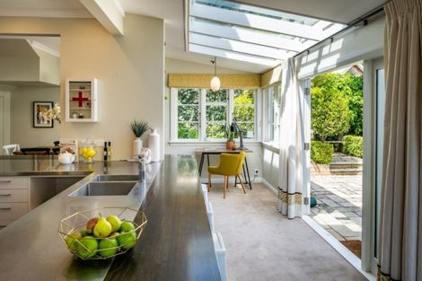 Photo of property in 7 Hinau Street, Eastbourne, Lower Hutt, 5013