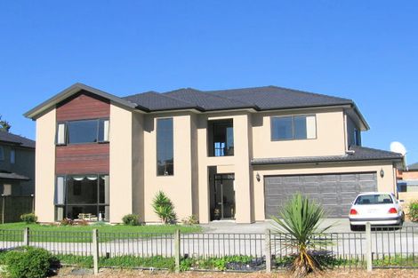 Photo of property in 8 South Kensington Way, Henderson, Auckland, 0612
