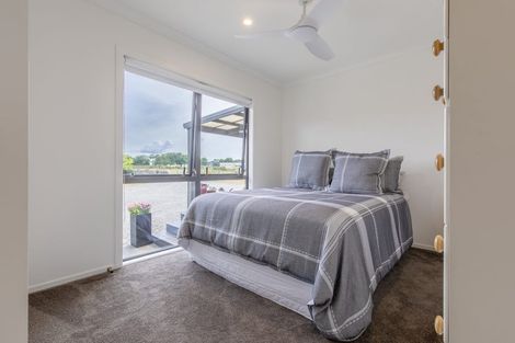 Photo of property in 1 Elm Place, Waipukurau, 4284