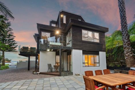 Photo of property in 2/946 Beach Road, Waiake, Auckland, 0630