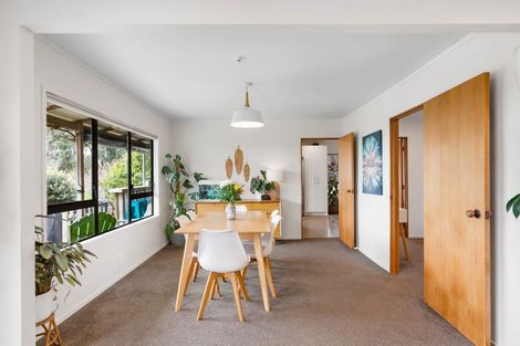 Photo of property in 1/305 Glenfield Road, Glenfield, Auckland, 0629