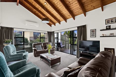 Photo of property in 16 Renoir Street, West Harbour, Auckland, 0618